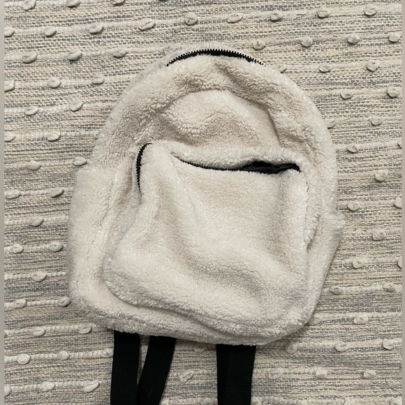 Urban Outfitters Sherpa Backpack - Picture 3 of 9